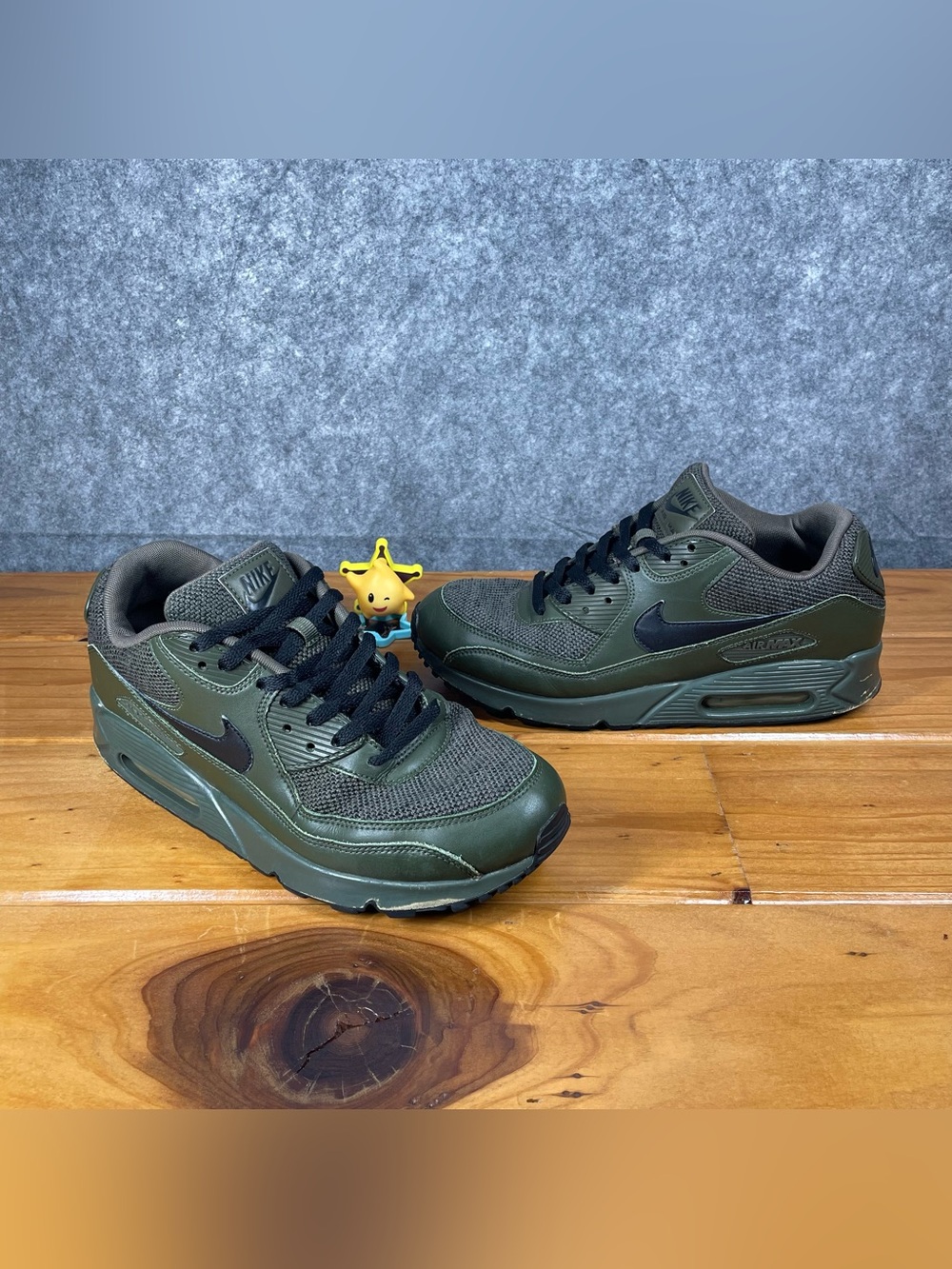 Nike Air Max 90 Essential Mens 10.5 Cargo Khaki Black Green Shoes 537384-306